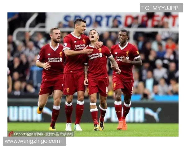 全场奔跑的足球明星展现速度与激情的完美结合 全场奔跑的足球明星展现速度与激情的完美结合